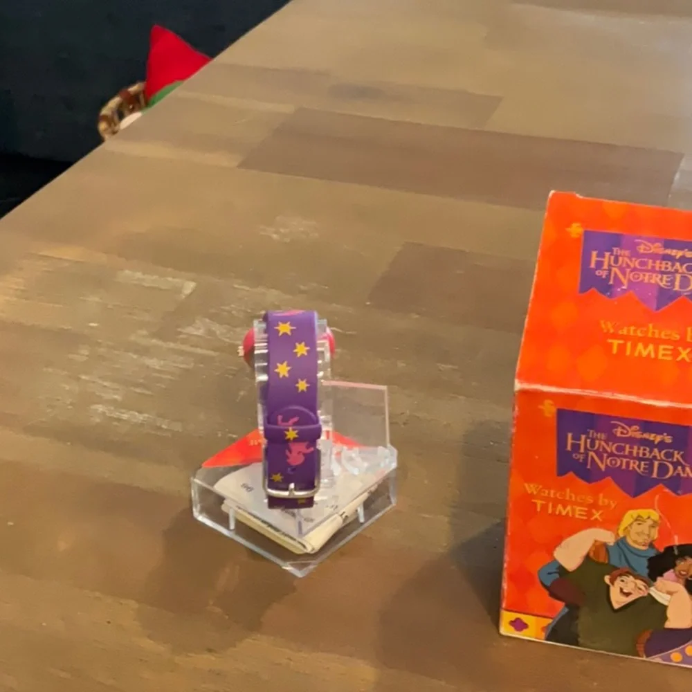Vintage - Timex Disney Hunchback of Notre Dame Watch  in original box.